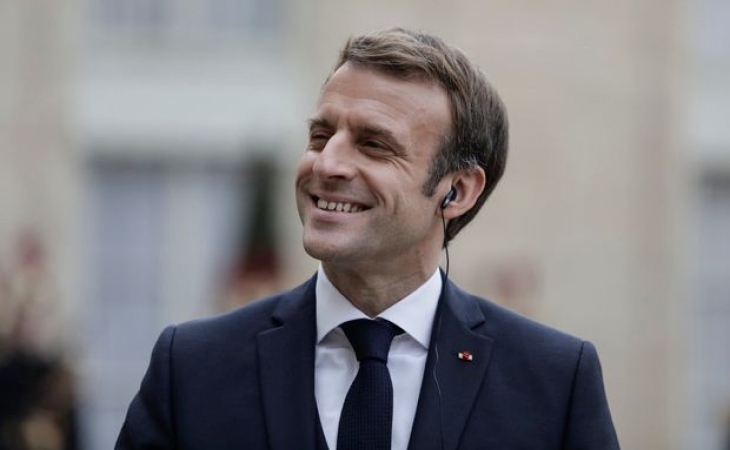 Makron Fransa prezidentliyinə namizəd olmaq istədiyini bildirdi