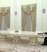 Putinlə Makron GÖRÜŞDÜ - Masa zarafatlara səbəb oldu - KOMİK FOTOLAR