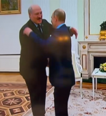 Putin-Lukaşenko görüşündə UZUN MASADAN istifadə olunmadı - VİDEO