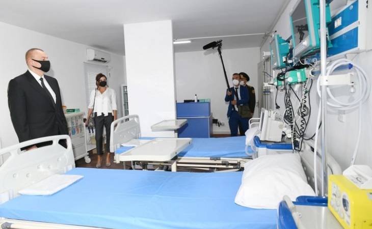 Prezident İlham Əliyev və Mehriban Əliyeva Bakıda modul tipli hospitalın açılışında iştirak ediblər