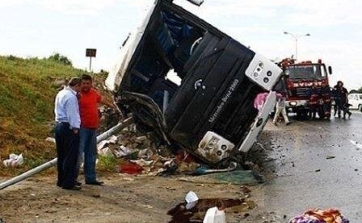Zəvvarları daşıyan avtobus qəzaya uğradı: 8 ölü, 43 yaralı