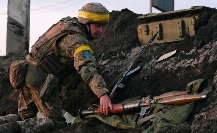 Rusiyaya NÖVBƏTİ ZƏRBƏ: Ukrayna ordusu silah anbarını partlatdı - VİDEO