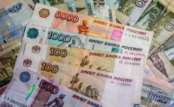 Rubl rekord səviyyədə BAHALAŞDI