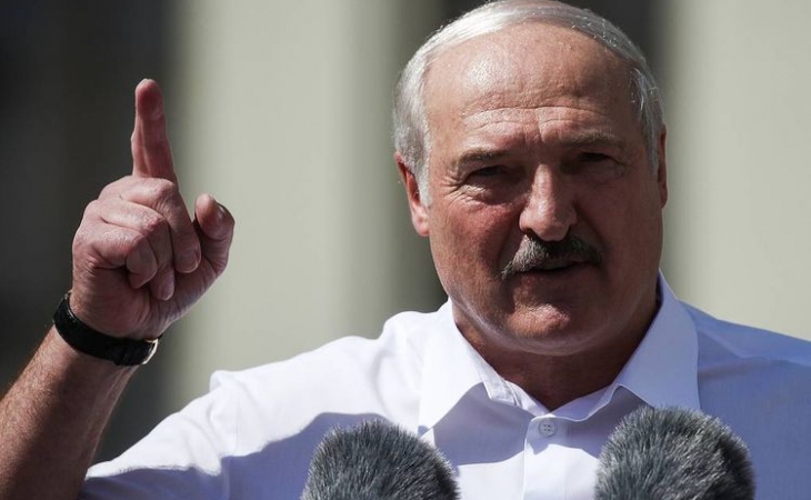 Lukaşenko səlahiyyətlərinin bölüşdürülməsinə hazır olduğunu bildirib
