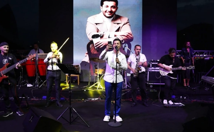 Xəyyam Nisanov açıq havada xalq konserti verdi - FOTO/VİDEO