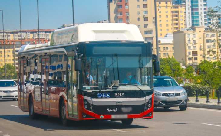 "Baku Bus"ın avtobusu yolda YANDI - ANBAAN VİDEO