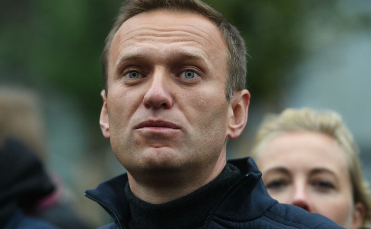Həbsdə olan rusiyalı müxalifətçi Aleksey Navalnı tanınmaz halda - FOTO