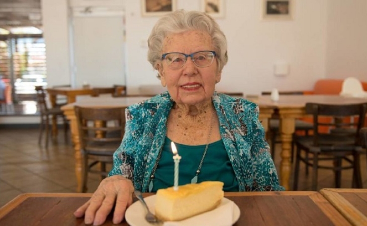 100 yaşlı qadın uzunömürlülük səbəbini açıqladı
