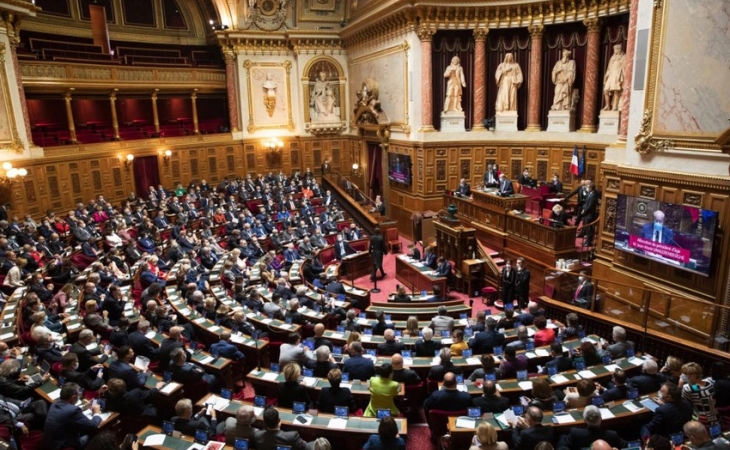 Fransa Senatı qalmaqallı pensiya islahatı ilə bağlı qanun layihəsini qəbul edib