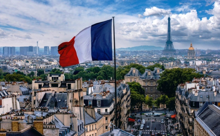 Fransızların üçdə iki hissəsi pensiya islahatına görə Nazirlər Kabinetinin istefasına tərəfdardır