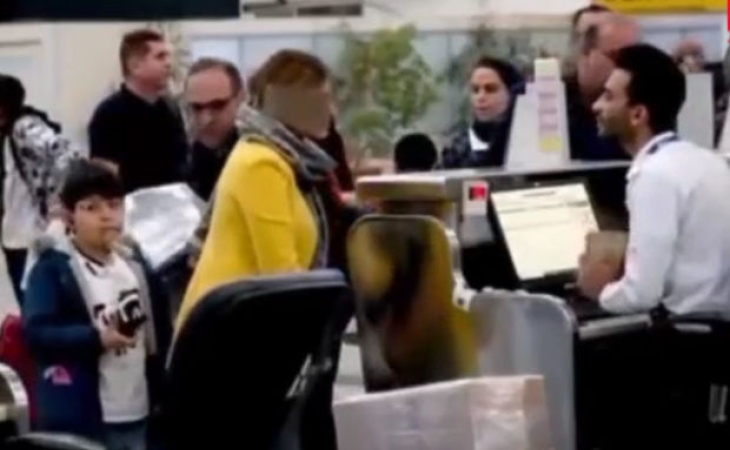 İran hava limanında hicabsız qadınlar təyyarəyə buraxılmadılar: Təhqir edildilər - VİDEO