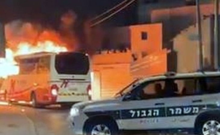 İsraillilərin avtobusu fələstinlilər tərəfindən yandırıldı