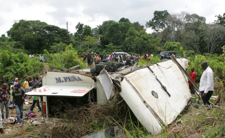 Kamerunda avtobus və yük maşınının toqquşması nəticəsində azı 19 nəfər ölüb