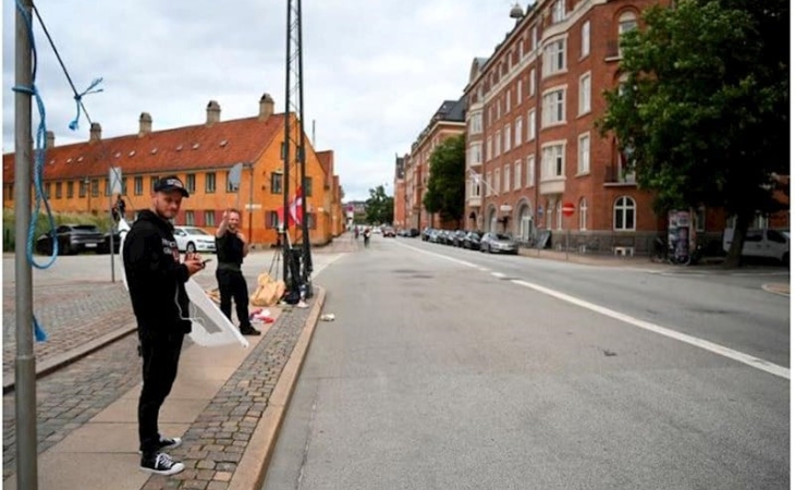 İraqın Danimarkadakı səfirliyi önündə Quran yandırıldı