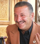 Azərbaycanlı milyonçu bir mahnıya görə ona “Porshe Cayenne” bağışladı