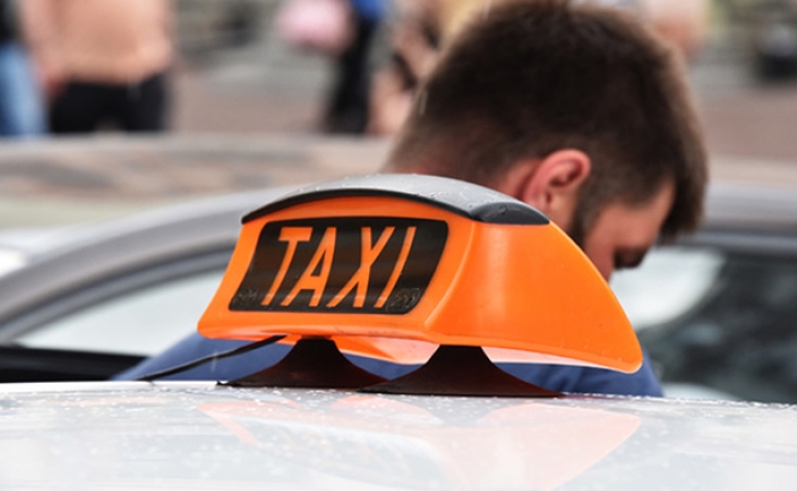 Bakıda DƏHŞƏT: Taksi sürücüsü sərnişini maşında gözlədib İNTİHAR ETDİ