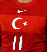 Türkiyə millisinin futbolçusuna ŞOK! - Matç zamanı evi qarət edildi + FOTO
