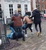 Hollandiyada polisin gözü qarşısında Quran yandırıldı – VİDEO