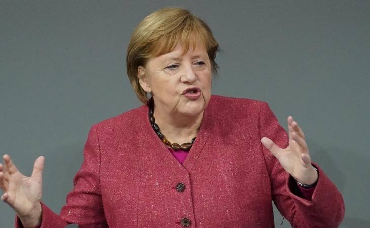 “Qırmızı xətti” keçməyin!"- Merkel İsrail əleyhinə şüarları PİSLƏDİ