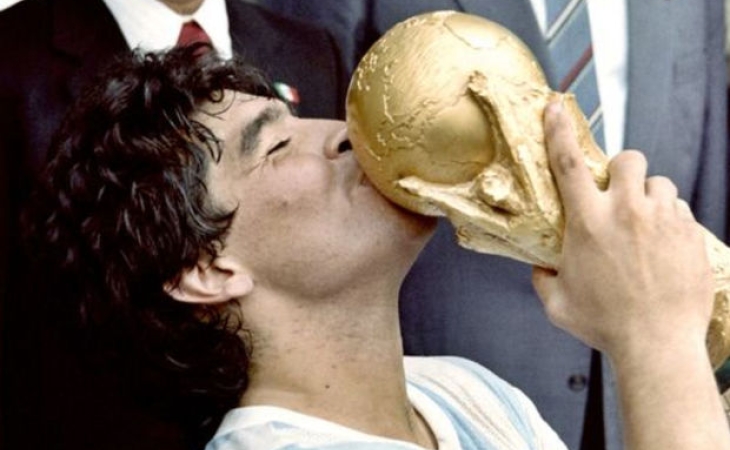 Maradonanın “Qızıl top”u hərraca ÇIXARILDI