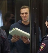Rus müxalif Navalnıya həbsxanada “Quran” VERİLDİ
