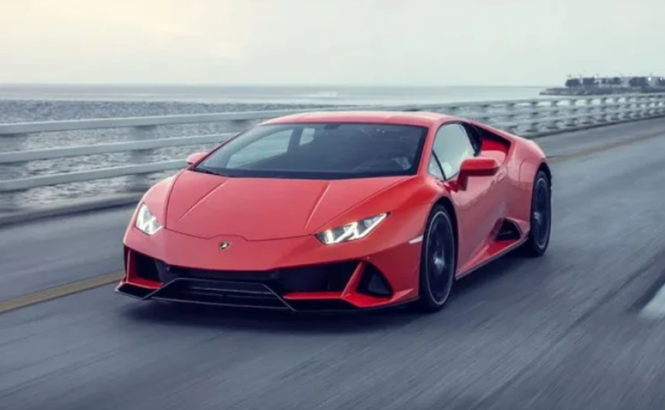 Milyonçunun "Lamborghini"si iki yerə bölündü - VİDEO