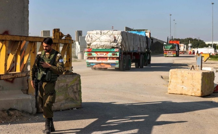 Hazırda humanitar yardımlar Qəzza zolağı ilə İsrail arasındakı sərhəddə yerləşən Kerem Şalom keçid məntəqəsi vasitəsilə çatdırılır