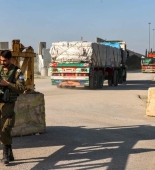 Hazırda humanitar yardımlar Qəzza zolağı ilə İsrail arasındakı sərhəddə yerləşən Kerem Şalom keçid məntəqəsi vasitəsilə çatdırılır
