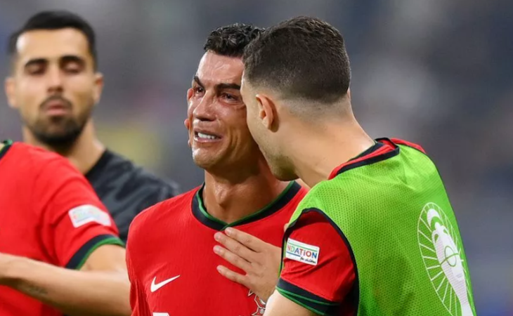 Penalti vura bilməyən Ronaldo göz yaşlarına hakim ola bilmədi