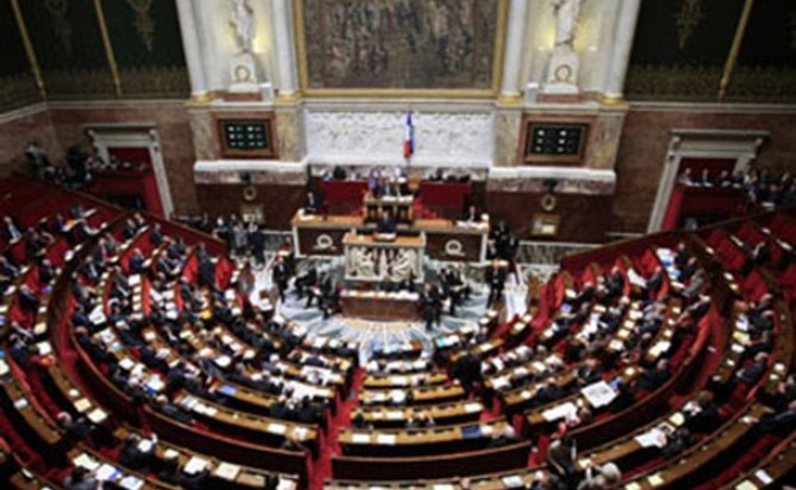 Fransa Parlamenti fövqəladə vəziyyət rejiminin iyulun 10-dək uzadılmasını təsdiqləyib