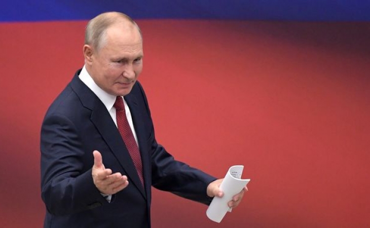 Vladimir Putin mobil telefondan istifadə etmədiyini bildirib