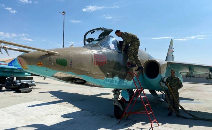 Azərbaycana məxsus Su-25 təyyarəsindəki 58 qırmızı ulduzun MƏNASI NƏDİR? - FOTO