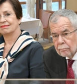 Avstriya Prezidenti COVID-19 məhdudiyyətlərini pozduğuna görə ictimaiyyətdən üzr istəyib