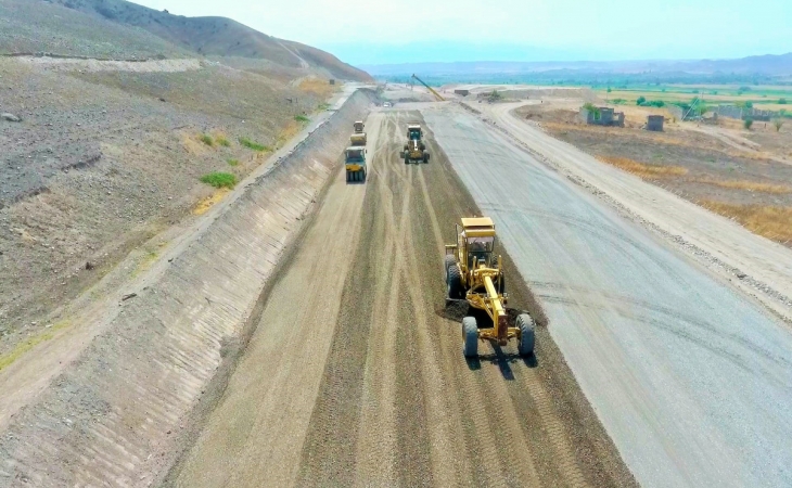 Xudafərin-Qubadlı-Laçın və Xanlıq-Qubadlı avtomobil yollarının inşası sürətlə davam edir - FOTO