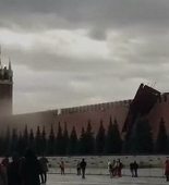 Moskvada güclü külək Kremlin DİVARINI UÇURDU - ANBAAN VİDEO