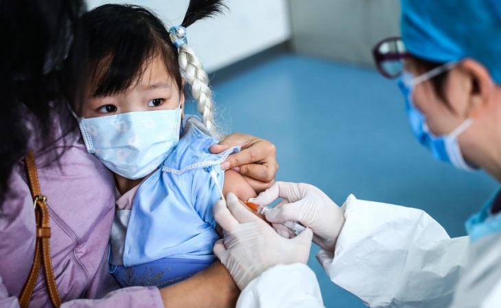 Çində 3 yaşından yuxarı uşaqlar koronavirusa qarşı peyvənd olunacaq