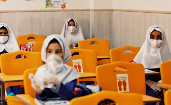 İran Təhsil Nazirliyi bir milyon şagirdin təhsili yarımçıq qoyduğunu açıqladı